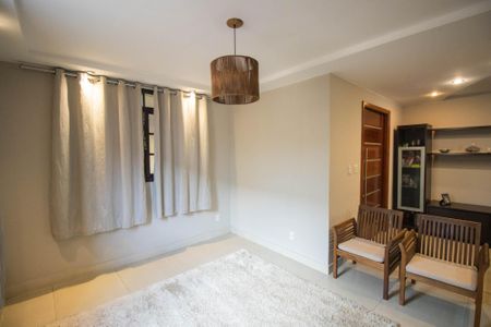 Casa para alugar com 225m², 2 quartos e 2 vagas Casa para alugar com 225m², 2 quartos e 2 vagasSala