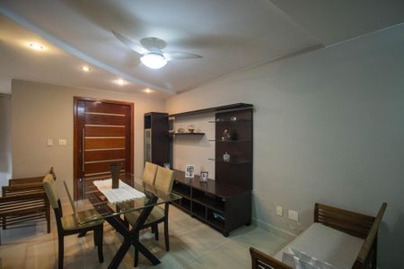 Casa para alugar com 225m², 2 quartos e 2 vagas Casa para alugar com 225m², 2 quartos e 2 vagasSala