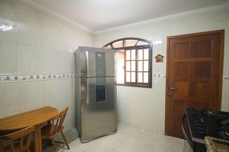 Casa para alugar com 225m², 2 quartos e 2 vagas Casa para alugar com 225m², 2 quartos e 2 vagasCozinha