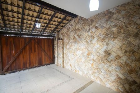 Casa para alugar com 225m², 2 quartos e 2 vagas Casa para alugar com 225m², 2 quartos e 2 vagasGaragem