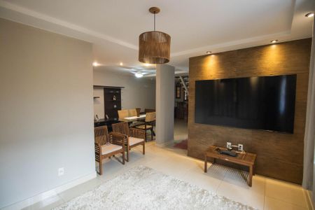 Sala de casa para alugar com 2 quartos, 225m² em Porto Novo, São Gonçalo