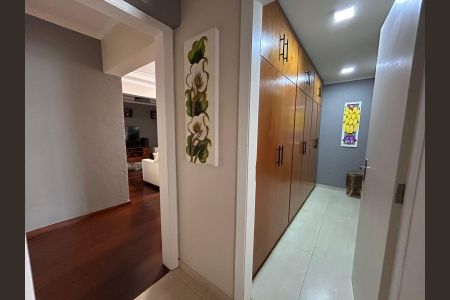 Apartamento à venda com 144m², 3 quartos e 2 vagasCorredor