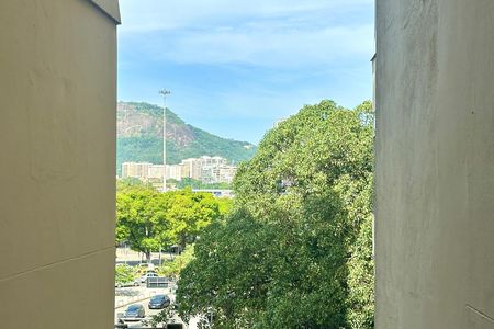 Apartamento para alugar com 120m², 2 quartos e sem vaga