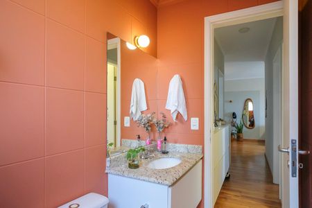Apartamento à venda com 76m², 2 quartos e 2 vagasBanheiro social