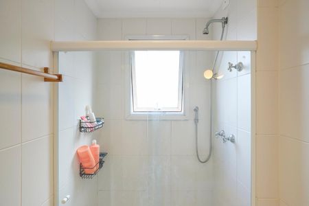 Apartamento à venda com 76m², 2 quartos e 2 vagasBanheiro da suíte