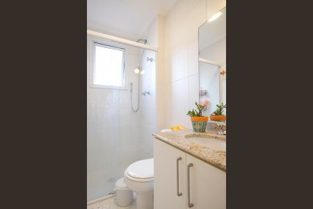 Apartamento à venda com 76m², 2 quartos e 2 vagasBanheiro da suíte