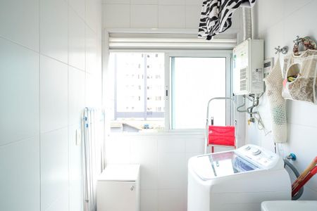Apartamento à venda com 76m², 2 quartos e 2 vagasÁrea de serviço