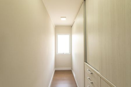 Casa de condomínio à venda com 430m², 6 quartos e 3 vagas Casa de condomínio à venda com 430m², 6 quartos e 3 vagasCloset da suíte 1
