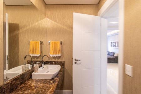 Casa de condomínio à venda com 430m², 6 quartos e 3 vagas Casa de condomínio à venda com 430m², 6 quartos e 3 vagasLavabo