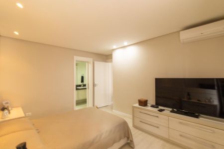 Casa de condomínio à venda com 430m², 6 quartos e 3 vagas Casa de condomínio à venda com 430m², 6 quartos e 3 vagasQuarto 6 Suite 5