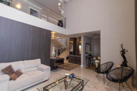Sala de casa de condomínio à venda com 6 quartos, 430m² em Campo Comprido, Curitiba