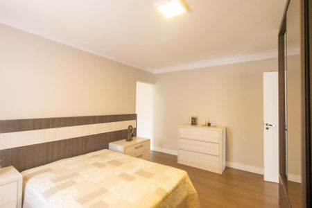 Casa de condomínio à venda com 430m², 6 quartos e 3 vagas Casa de condomínio à venda com 430m², 6 quartos e 3 vagasQuarto 1 Suite 1