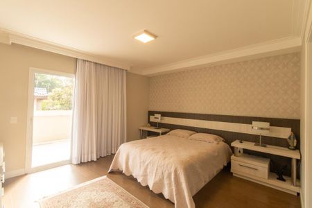 Casa de condomínio à venda com 430m², 6 quartos e 3 vagas Casa de condomínio à venda com 430m², 6 quartos e 3 vagasQuarto 4 Suite 3