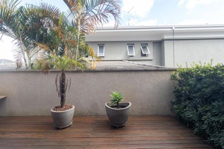 Casa de condomínio à venda com 430m², 6 quartos e 3 vagas Casa de condomínio à venda com 430m², 6 quartos e 3 vagasVaranda da Sala