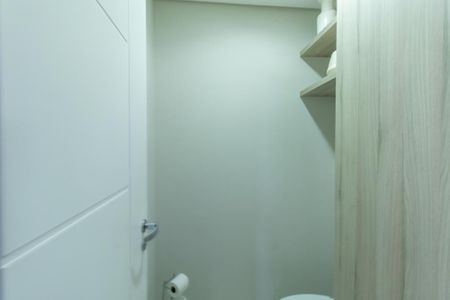 Casa de condomínio à venda com 430m², 6 quartos e 3 vagas Casa de condomínio à venda com 430m², 6 quartos e 3 vagasLavabo