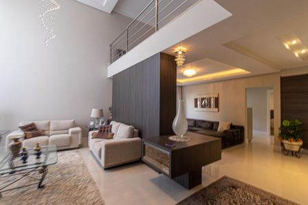 Sala de casa de condomínio à venda com 6 quartos, 430m² em Campo Comprido, Curitiba