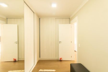 Casa de condomínio à venda com 430m², 6 quartos e 3 vagas Casa de condomínio à venda com 430m², 6 quartos e 3 vagasBanheiro da Suite 3