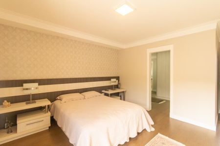 Casa de condomínio à venda com 430m², 6 quartos e 3 vagas Casa de condomínio à venda com 430m², 6 quartos e 3 vagasQuarto 4 Suite 3