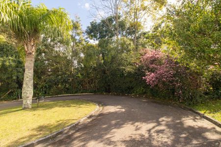 Casa de condomínio à venda com 430m², 6 quartos e 3 vagas Casa de condomínio à venda com 430m², 6 quartos e 3 vagasÁrea externa