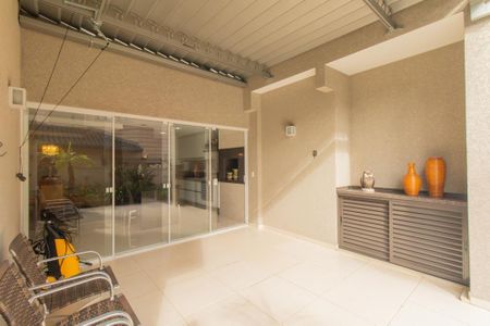 Casa de condomínio à venda com 430m², 6 quartos e 3 vagas Casa de condomínio à venda com 430m², 6 quartos e 3 vagasVaranda da Cozinha
