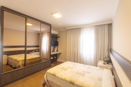 Casa de condomínio à venda com 430m², 6 quartos e 3 vagas Casa de condomínio à venda com 430m², 6 quartos e 3 vagasQuarto 1 Suite 1
