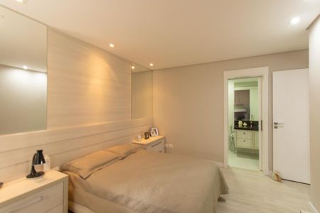 Casa de condomínio à venda com 430m², 6 quartos e 3 vagas Casa de condomínio à venda com 430m², 6 quartos e 3 vagasQuarto 6 Suite 5