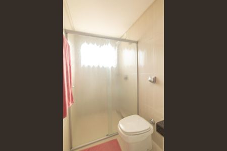 Casa de condomínio à venda com 430m², 6 quartos e 3 vagas Casa de condomínio à venda com 430m², 6 quartos e 3 vagasBanheiro da Suíte 2