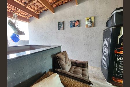 Casa à venda com 120m², 3 quartos e 2 vagasÁrea externa