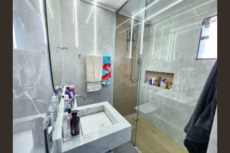 Casa à venda com 120m², 3 quartos e 2 vagasBanheiro 