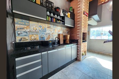 Casa à venda com 120m², 3 quartos e 2 vagasÁrea externa