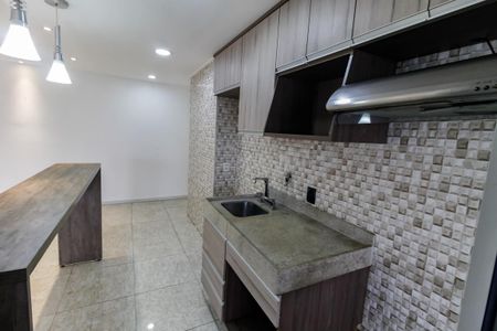Apartamento à venda com 75m², 2 quartos e 2 vagasCozinha - Armários