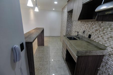 Apartamento à venda com 75m², 2 quartos e 2 vagasCozinha - Armários