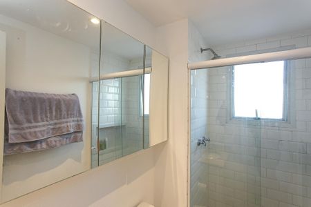 Apartamento para alugar com 75m², 2 quartos e 2 vagas Apartamento para alugar com 75m², 2 quartos e 2 vagasBanheiro da Suíte