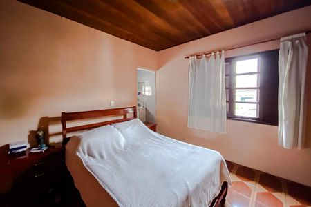 Casa à venda com 600m², 8 quartos e 6 vagas Casa à venda com 600m², 8 quartos e 6 vagasSuíte