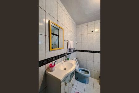 Casa à venda com 600m², 8 quartos e 6 vagas Casa à venda com 600m², 8 quartos e 6 vagasBanheiro (Casa 2)