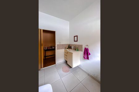 Casa à venda com 600m², 8 quartos e 6 vagas Casa à venda com 600m², 8 quartos e 6 vagasBanheiro