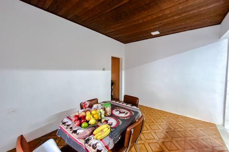 Casa à venda com 600m², 8 quartos e 6 vagas Casa à venda com 600m², 8 quartos e 6 vagasCozinha