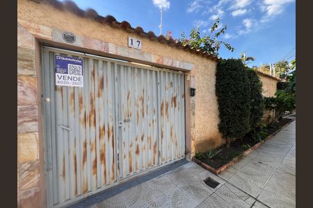 Casa à venda com 180m², 3 quartos e 10 vagas