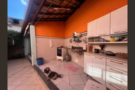 Casa à venda com 180m², 3 quartos e 10 vagas