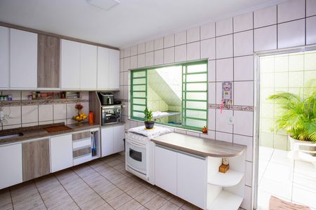 Casa à venda com 272m², 3 quartos e 2 vagasCozinha