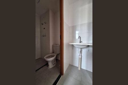 Apartamento para alugar com 45m², 2 quartos e sem vaga Apartamento para alugar com 45m², 2 quartos e sem vagaBanheiro