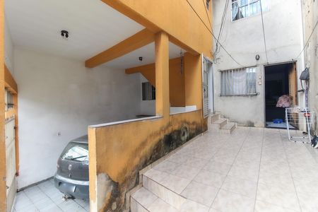 Casa à venda com 140m², 1 quarto e 2 vagas Casa à venda com 140m², 1 quarto e 2 vagasGaragem