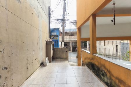 Casa à venda com 140m², 1 quarto e 2 vagas Casa à venda com 140m², 1 quarto e 2 vagasEntrada