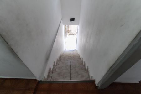 Casa à venda com 140m², 1 quarto e 2 vagas Casa à venda com 140m², 1 quarto e 2 vagasEscada