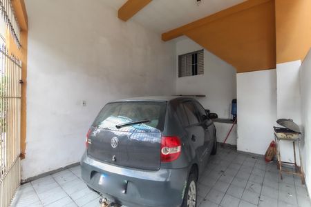 Casa à venda com 140m², 1 quarto e 2 vagas Casa à venda com 140m², 1 quarto e 2 vagasGaragem