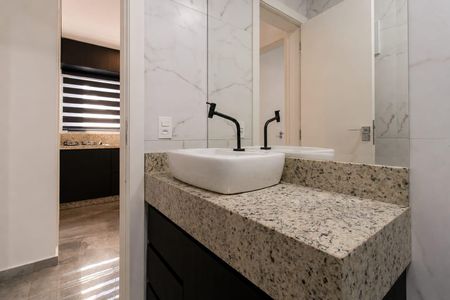Casa de condomínio para alugar com 52m², 2 quartos e 1 vaga Casa de condomínio para alugar com 52m², 2 quartos e 1 vagaBanheiro