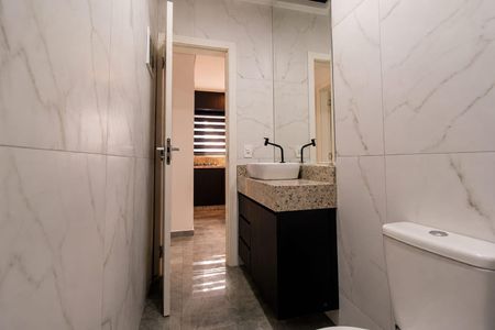 Casa de condomínio para alugar com 52m², 2 quartos e 1 vaga Casa de condomínio para alugar com 52m², 2 quartos e 1 vagaBanheiro