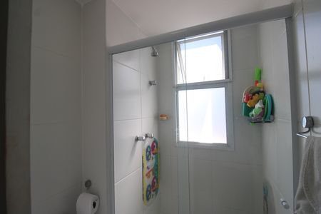 Apartamento à venda com 166m², 4 quartos e 3 vagasBanheiro canadense das suítes 2 e 3