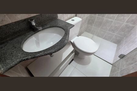 Banheiro de apartamento para alugar com 3 quartos, 75m² em Buritis, Belo Horizonte