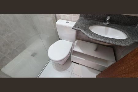 Banheiro de apartamento para alugar com 3 quartos, 75m² em Buritis, Belo Horizonte